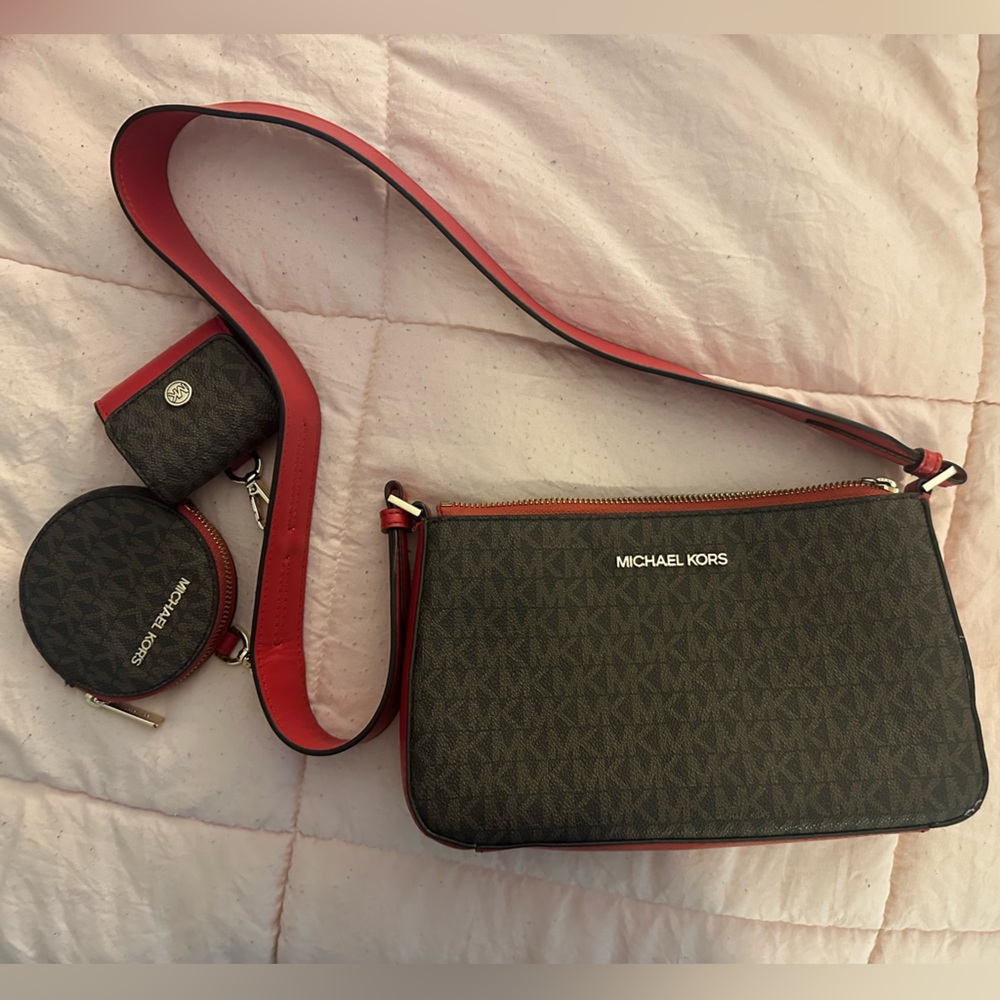 Michael Kors Beige Interior with Red Accent - Picture 5 of 5